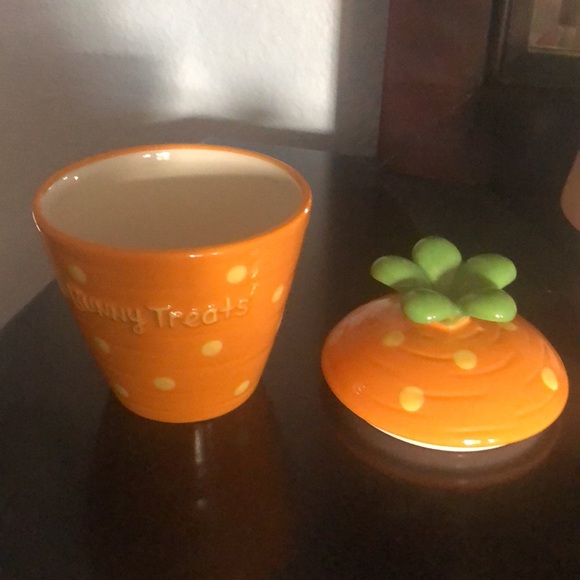 Hallmark ‘Bunny Treats’ small ceramic jar with lid. - Picture 3 of 4